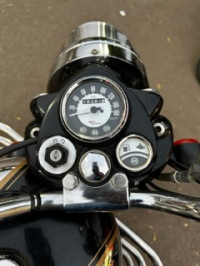 Black Royal Enfield Classic 500