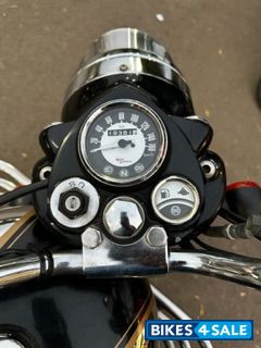 Black Royal Enfield Classic 500