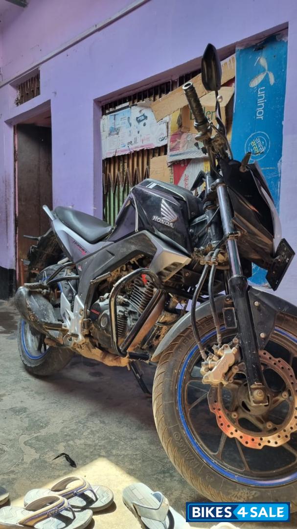 Honda CB Hornet 160R