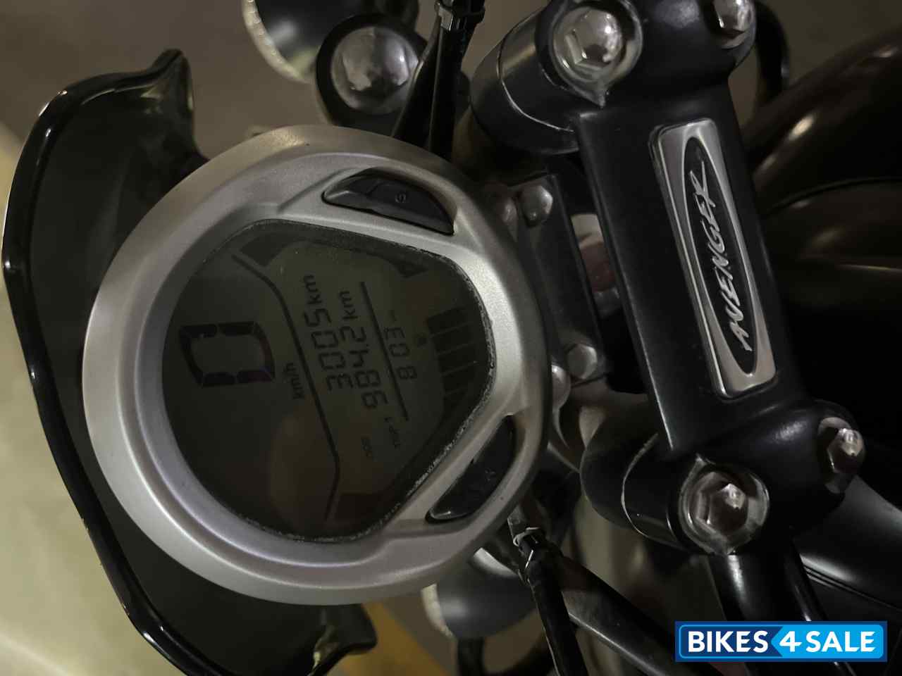 Bajaj Avenger Street 220