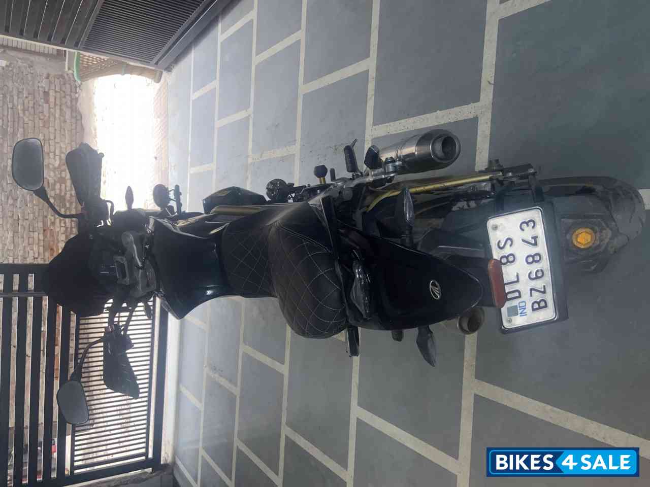 Black Mahindra Mojo XT 300