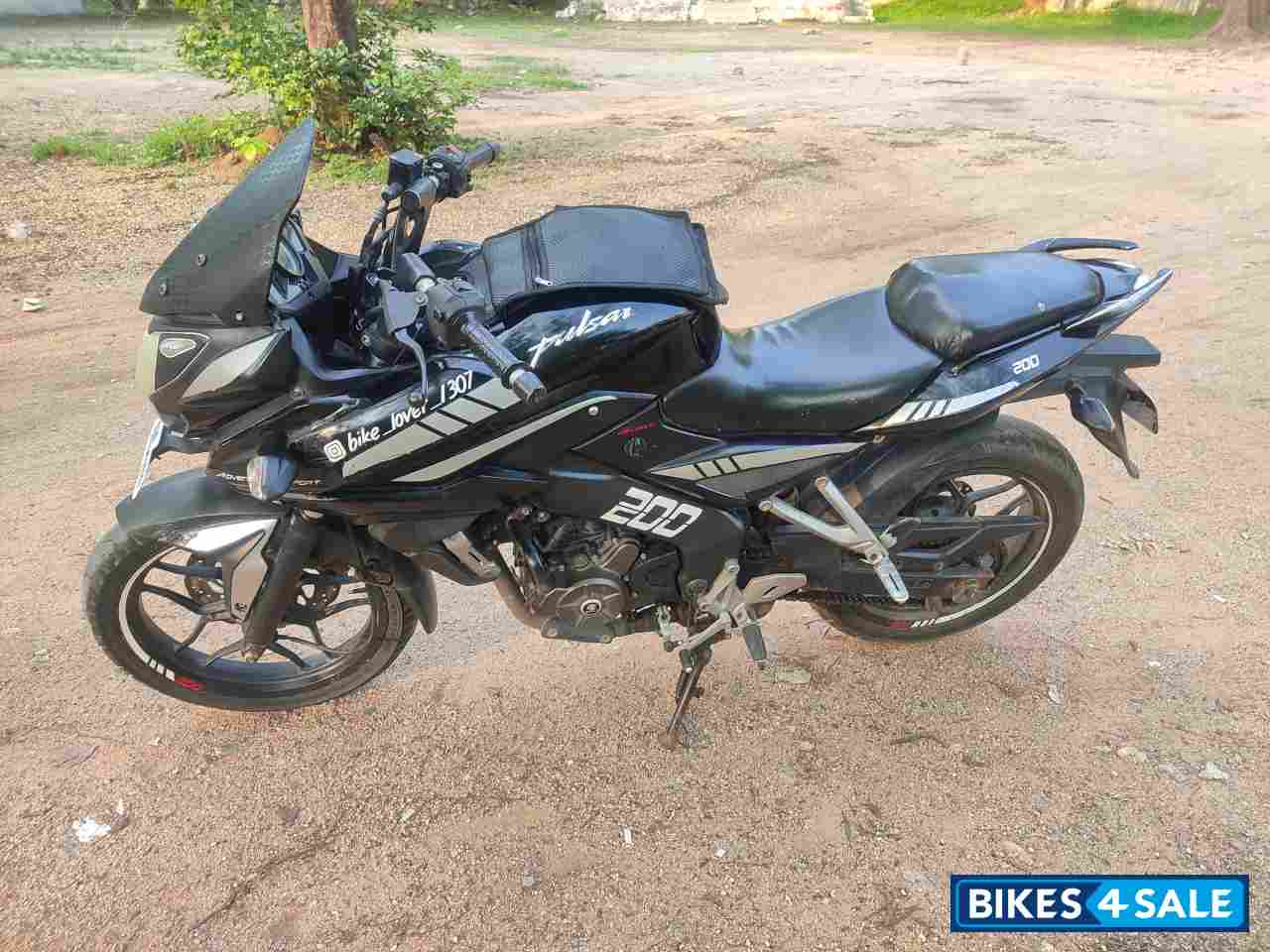 Black Bajaj Pulsar AS 200