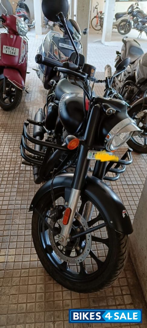 Stealth Black Royal Enfield Classic 350 Dual Channel BS6