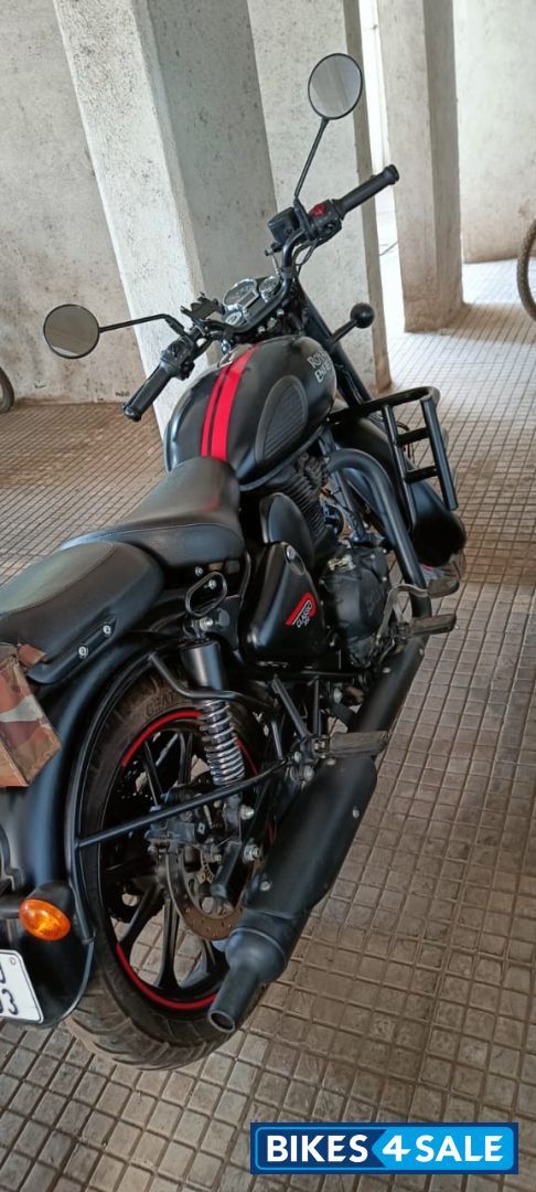 Stealth Black Royal Enfield Classic 350 Dual Channel BS6