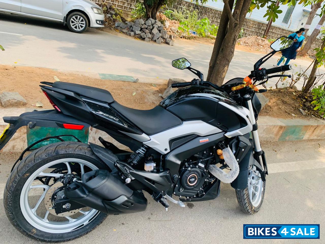Black And Grey Bajaj Dominar 250