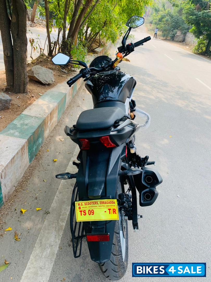 Black And Grey Bajaj Dominar 250