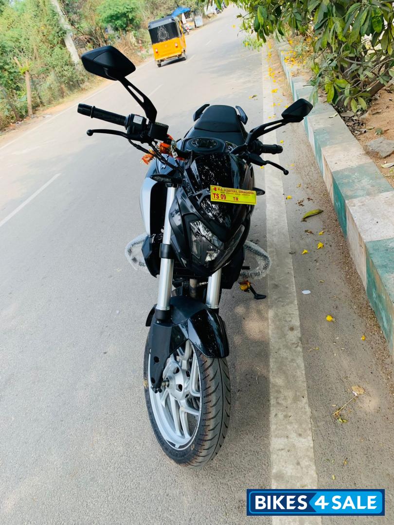 Black And Grey Bajaj Dominar 250