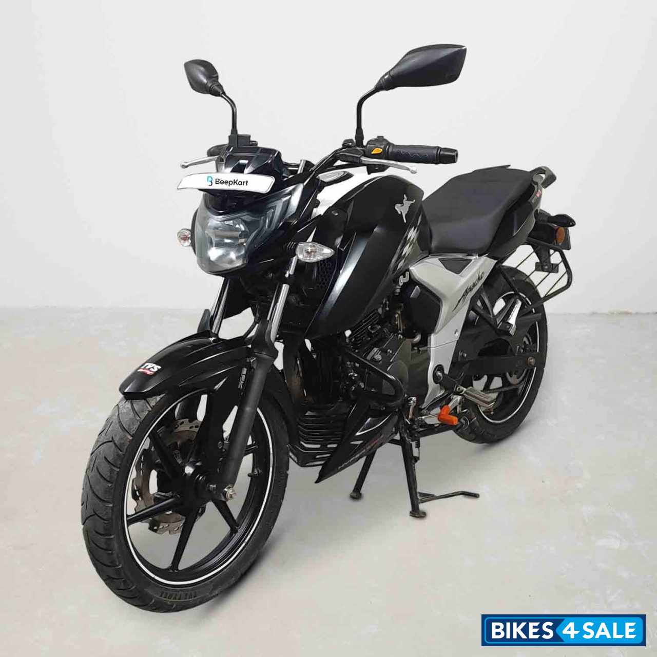 TVS Apache RTR 160 4V