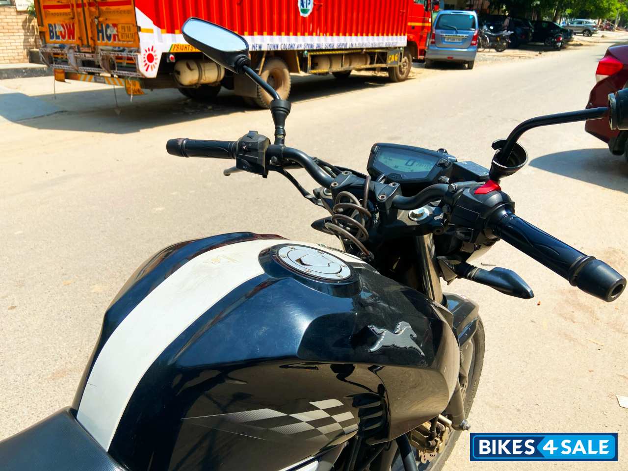 Black TVS Apache RTR 160 4V