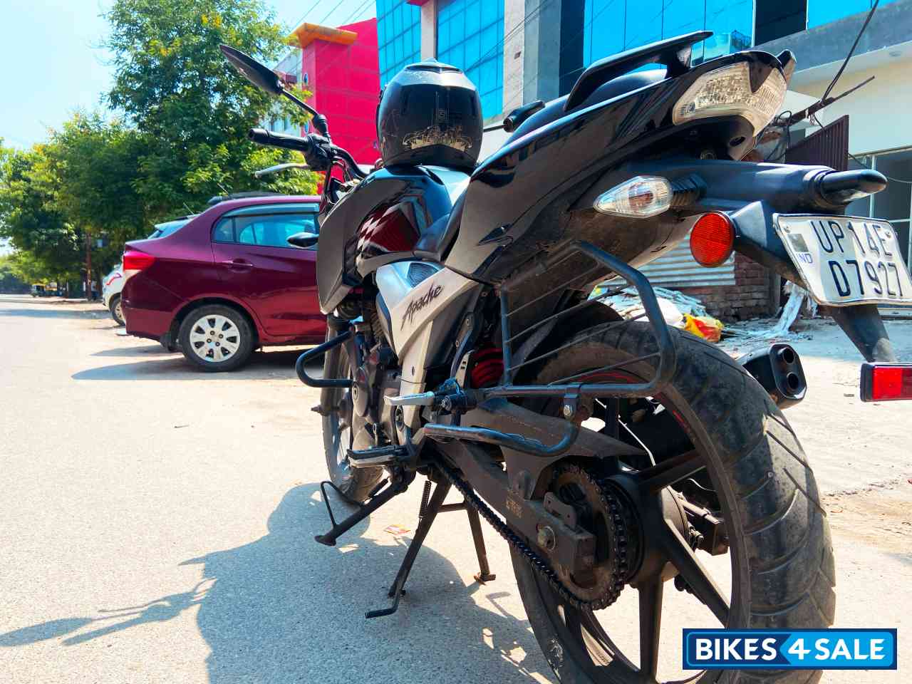 Black TVS Apache RTR 160 4V