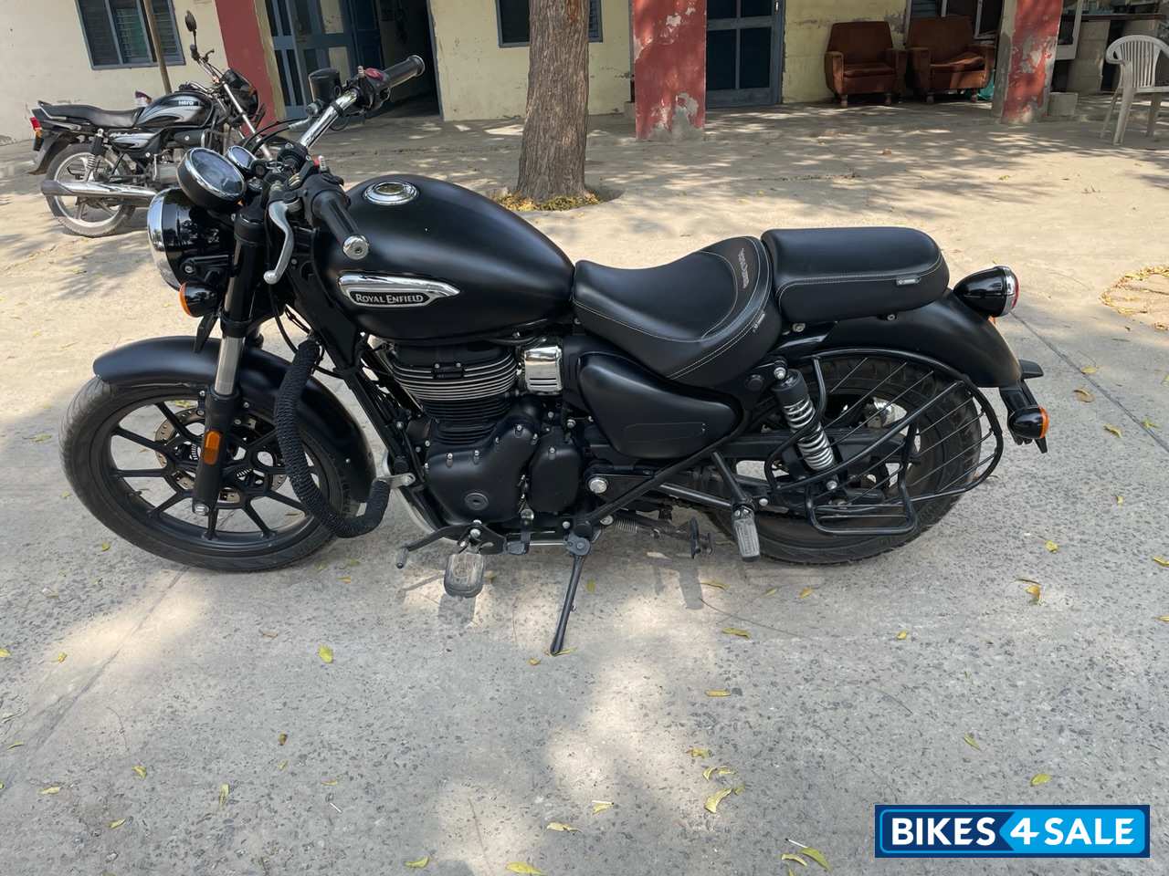 Matte Black Royal Enfield Meteor 350 Stellar