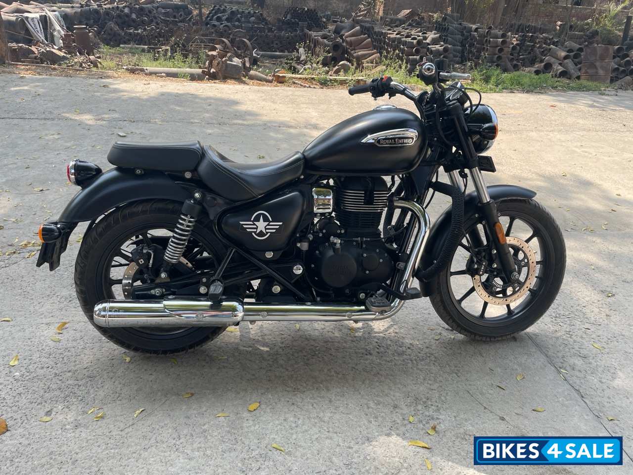 Matte Black Royal Enfield Meteor 350 Stellar