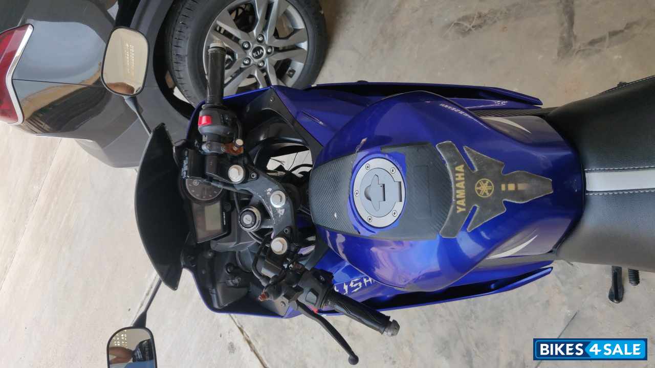 Blue Yamaha YZF R15 V2 Blue Yamaha YZF R15 V2