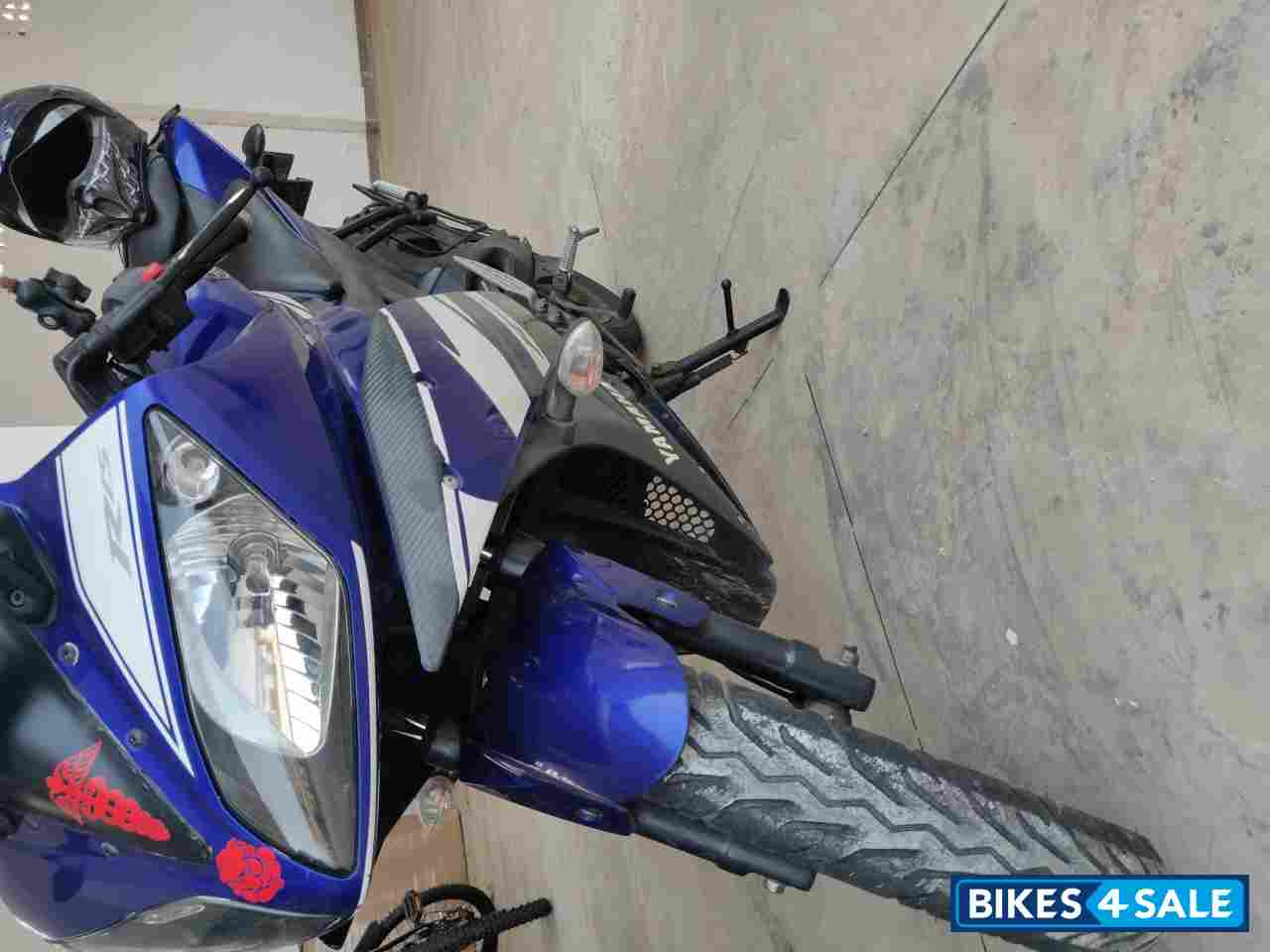 Blue Yamaha YZF R15 V2 Blue Yamaha YZF R15 V2