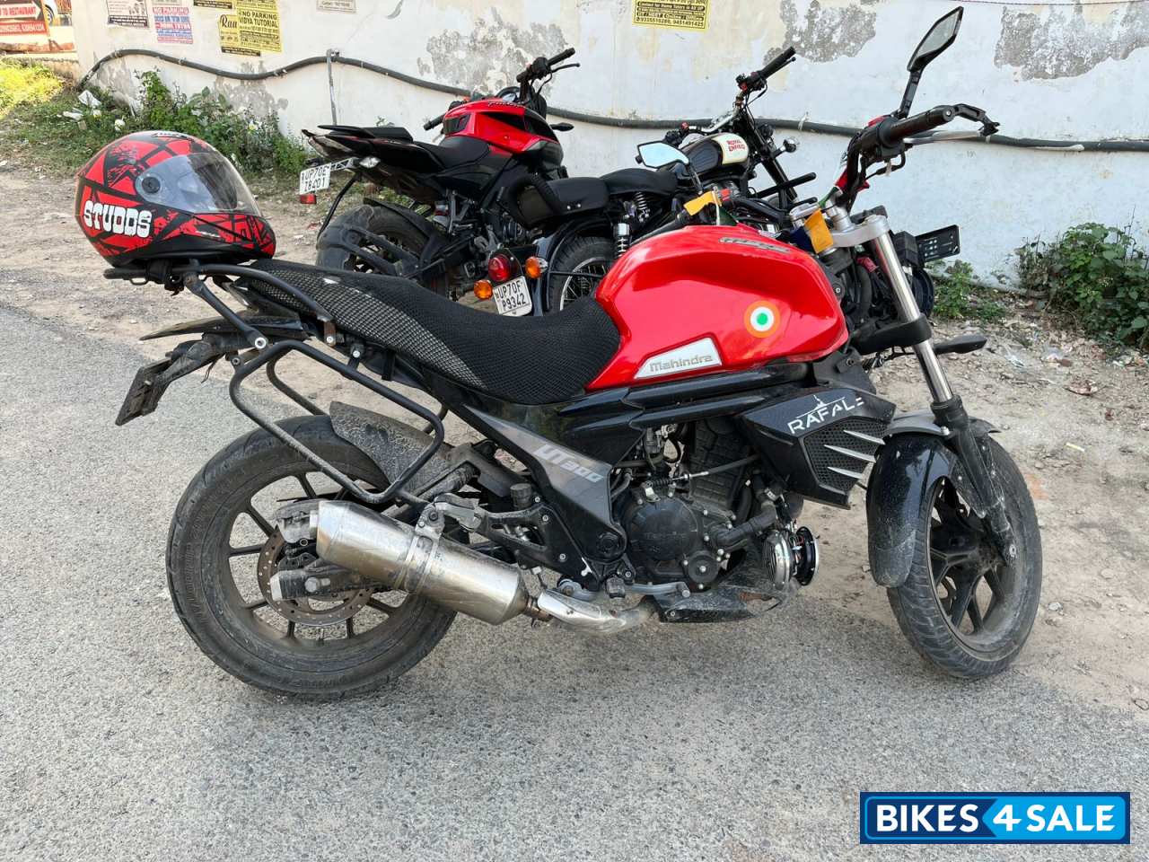 Mahindra Mojo UT 300