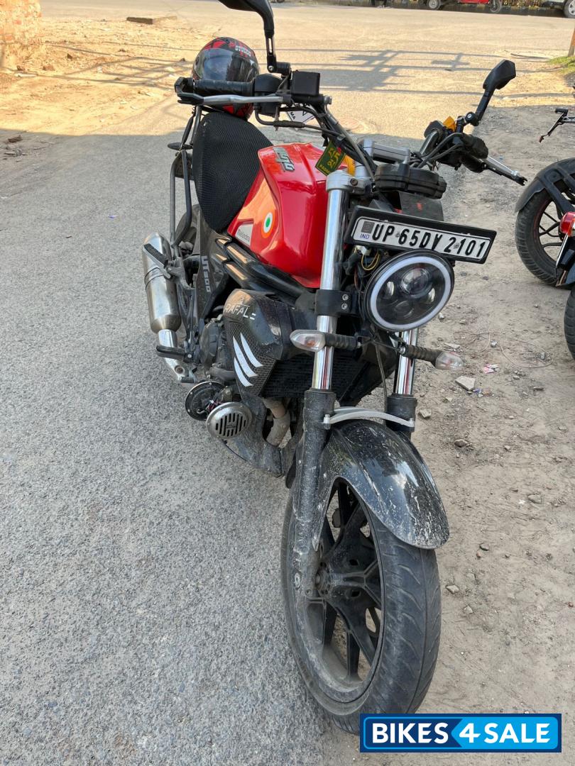 Mahindra Mojo UT 300