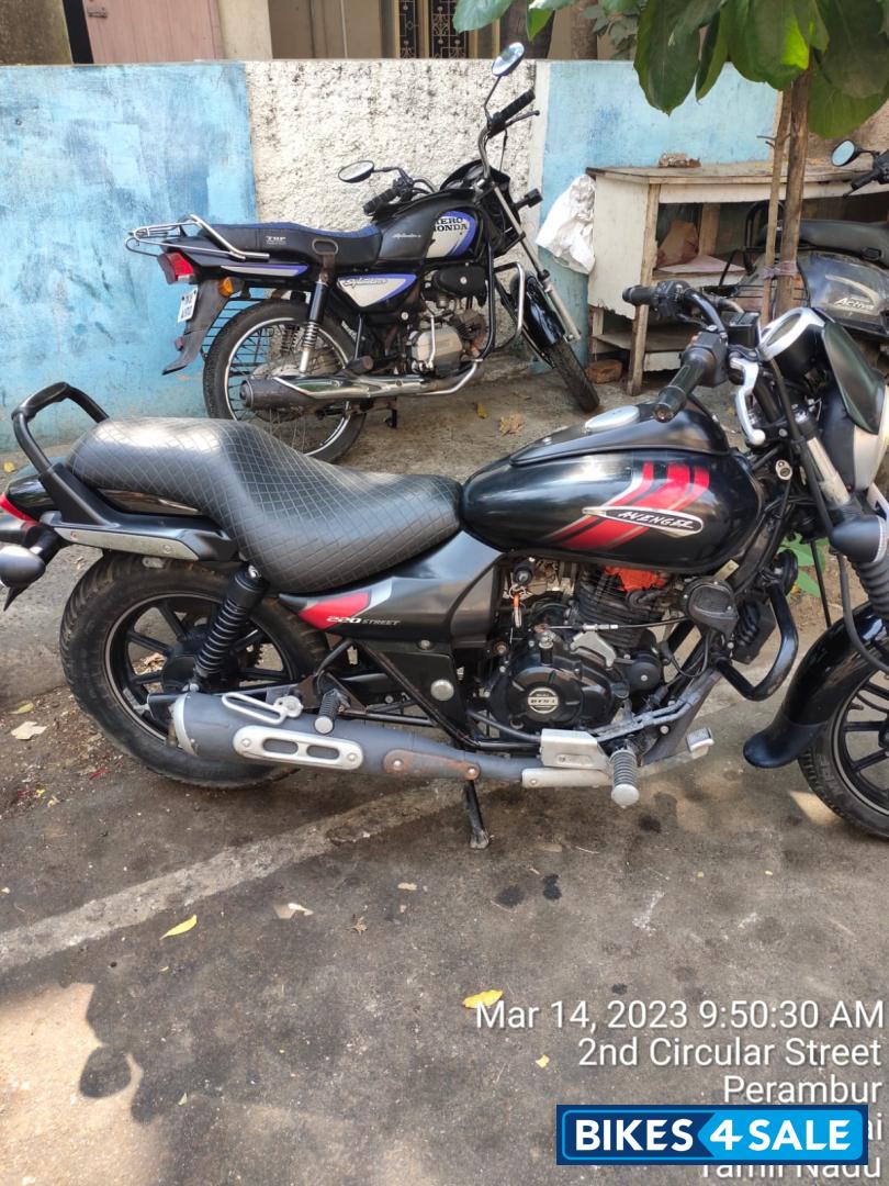 Bajaj Avenger Street 220