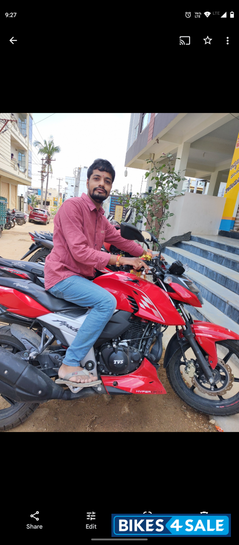 Red TVS Apache RTR 160 4V BS6