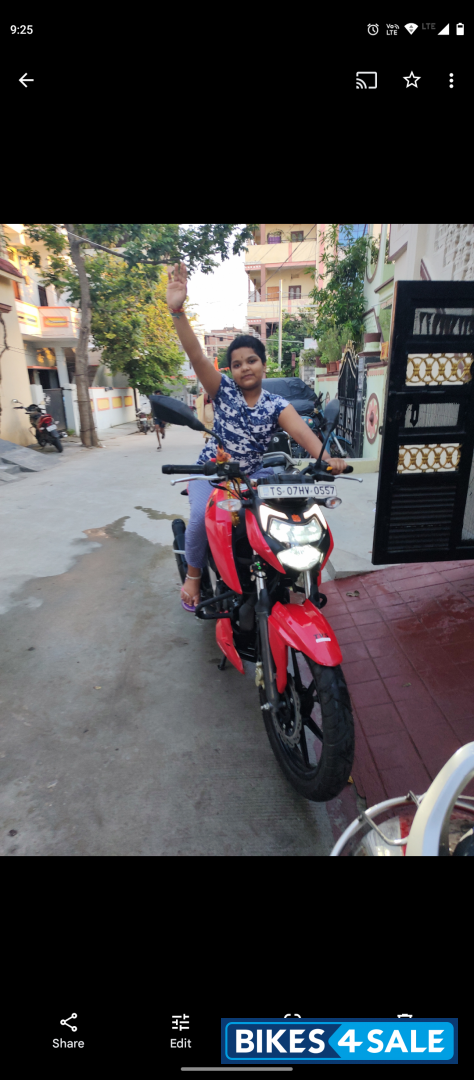 Red TVS Apache RTR 160 4V BS6