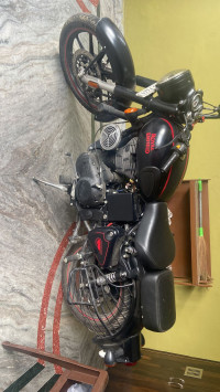 Royal Enfield Classic Stealth Black