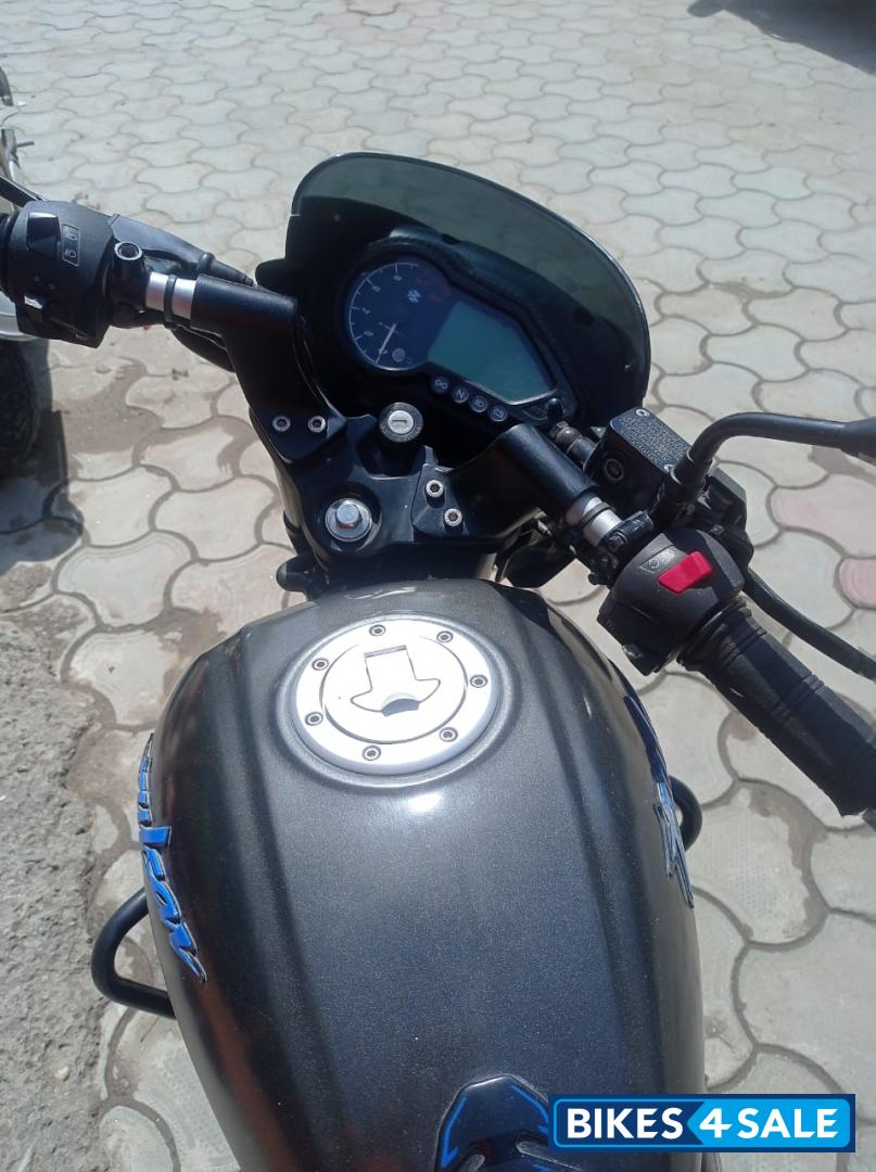 Bajaj Pulsar 125 Neon Disc Single Seat