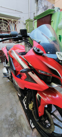 Red Bajaj Pulsar RS 200