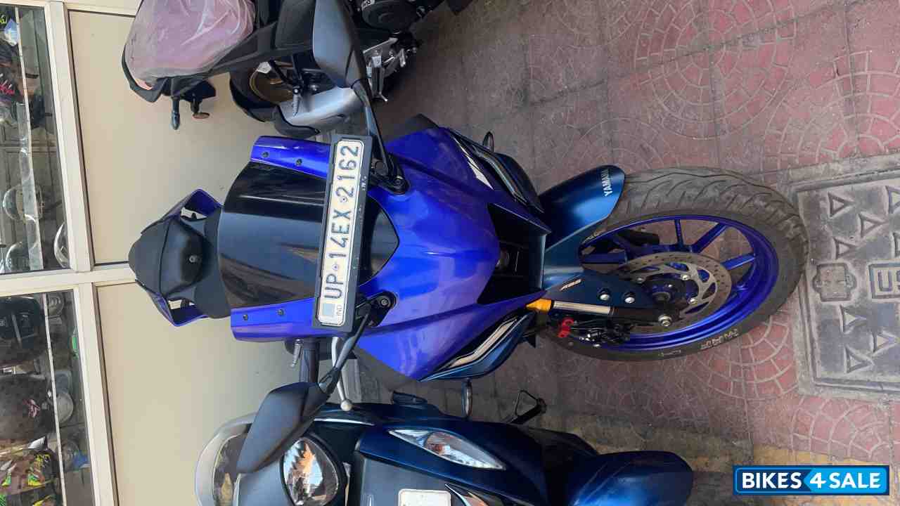 Blue Yamaha R15 V4
