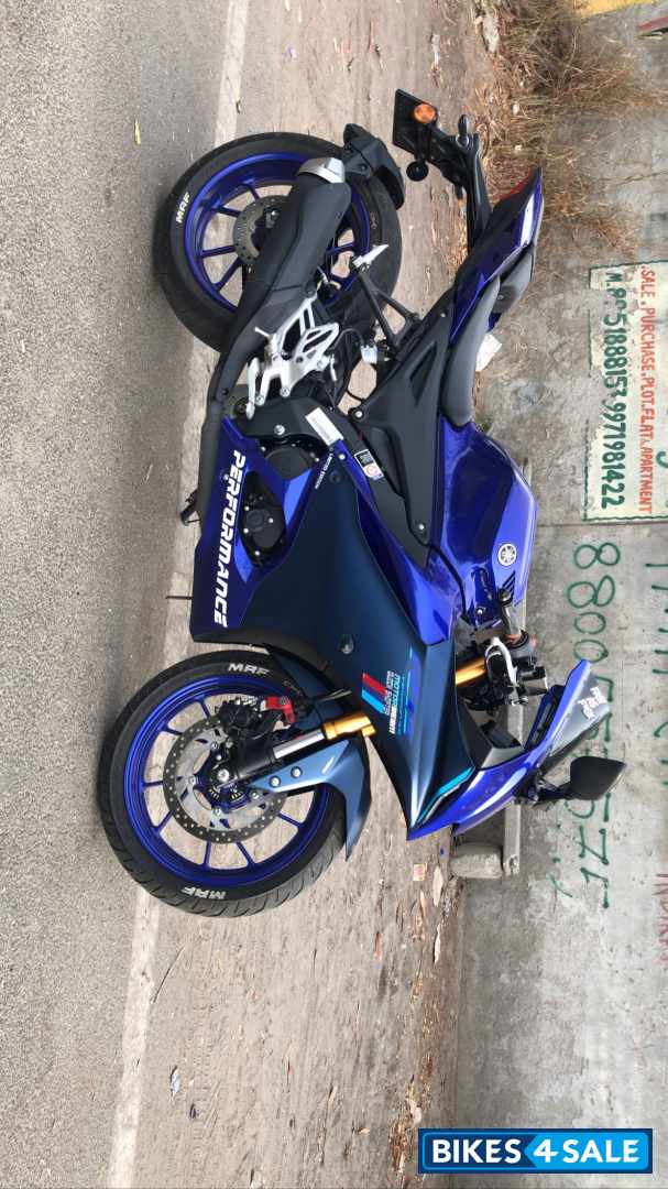 Blue Yamaha R15 V4