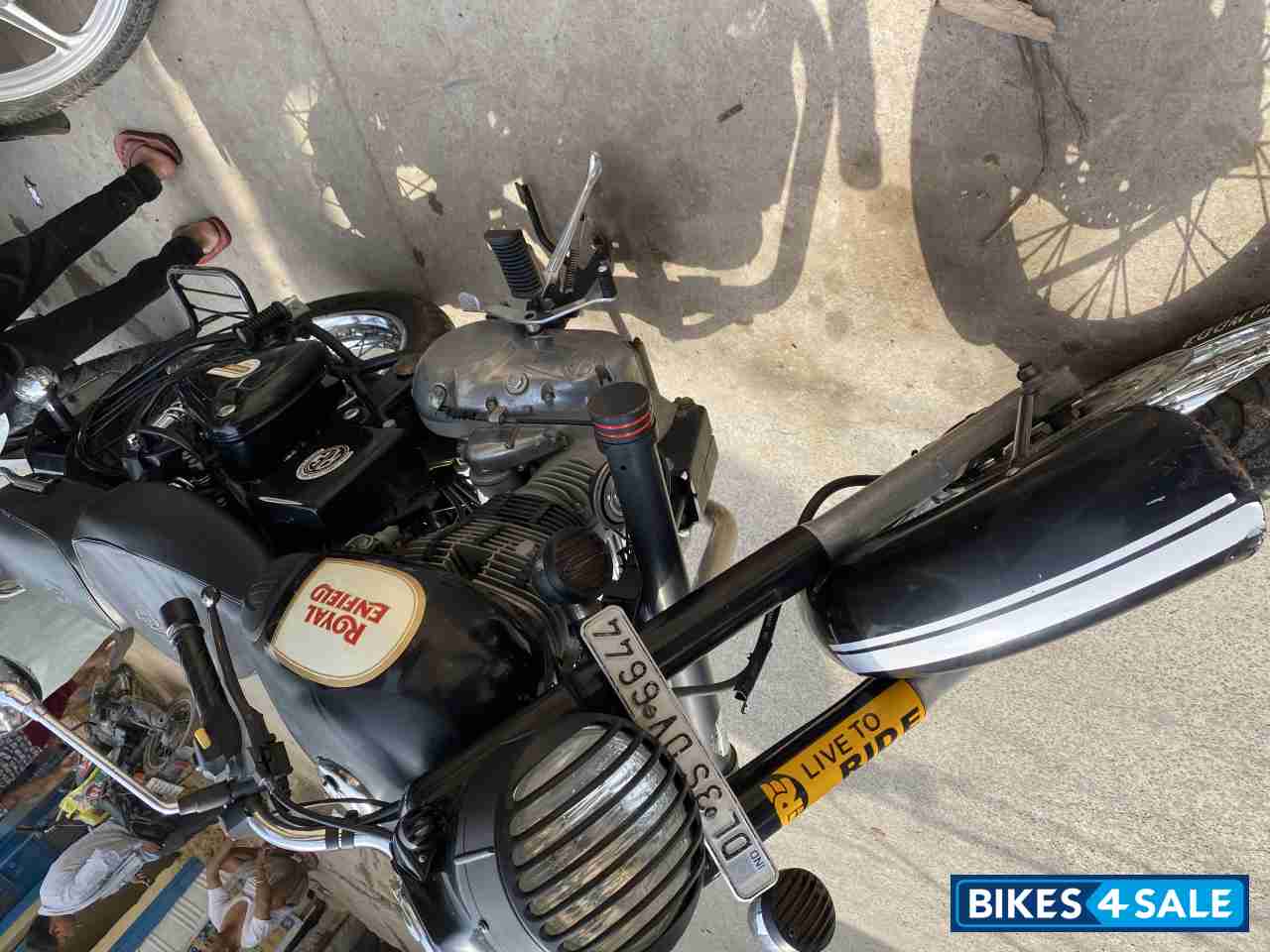 Black Royal Enfield Classic 350 Black Royal Enfield Classic 350