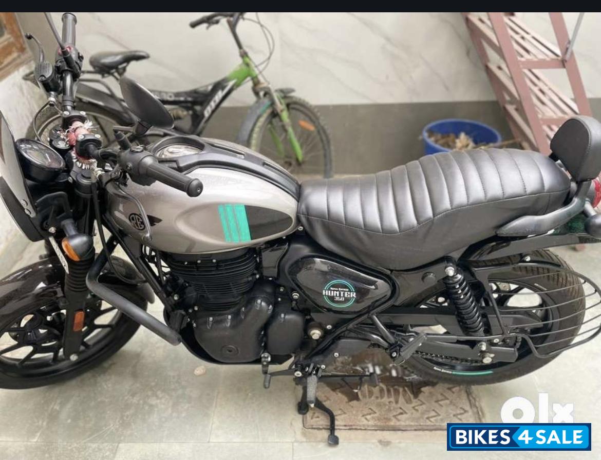Dapper Ash Royal Enfield Hunter 350 Metro