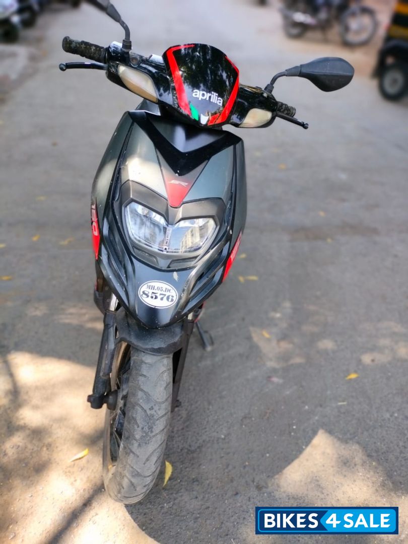 Black Aprilia SR 150