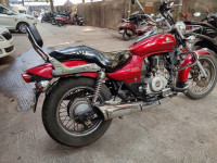 Red Bajaj Avenger 220 DTS-i