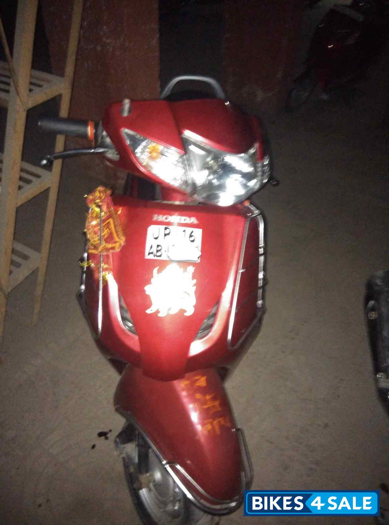 Red Honda Activa
