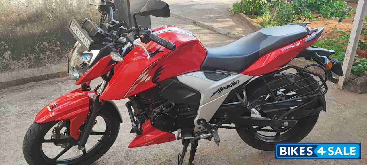 TVS Apache RTR 160 4V BS6