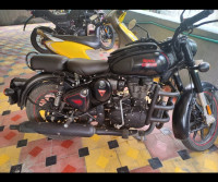 Royal Enfield Classic Stealth Black