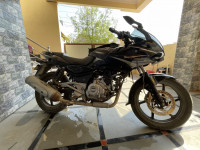 Bajaj Pulsar 220F
