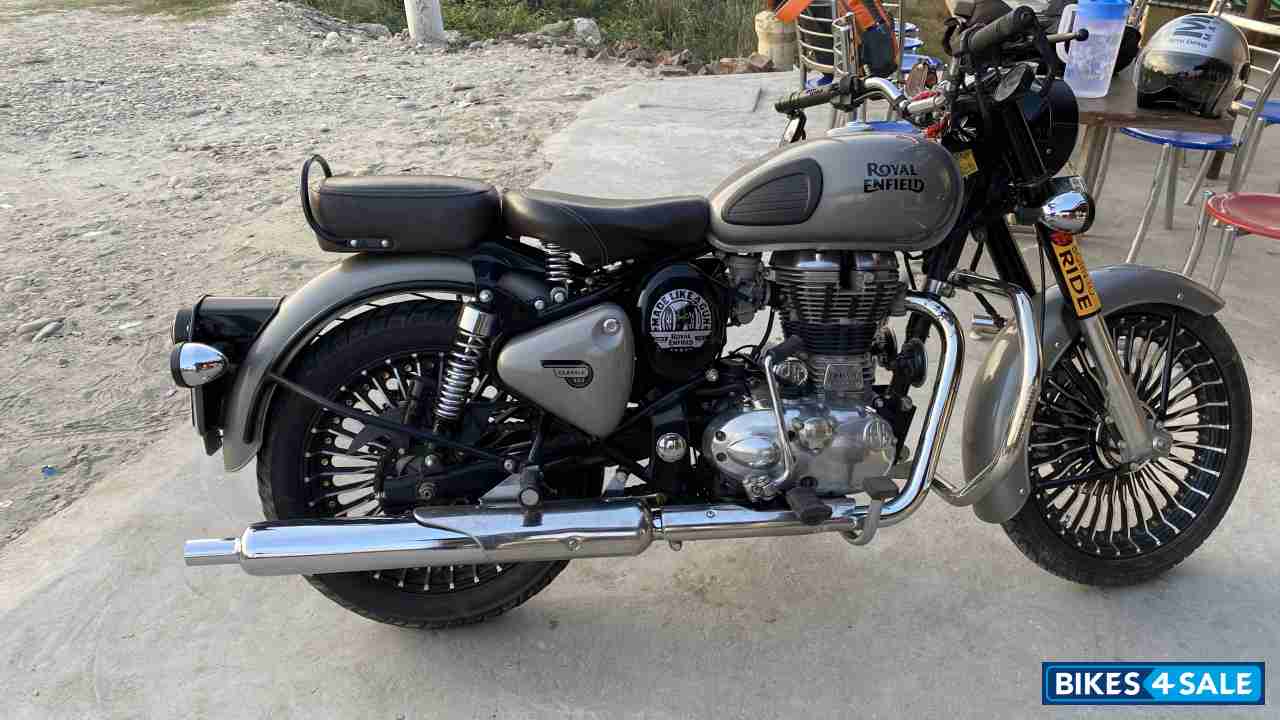Gun Metal Grey Royal Enfield Classic Gunmetal Grey