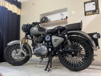 Gun Metal Grey Royal Enfield Classic Gunmetal Grey