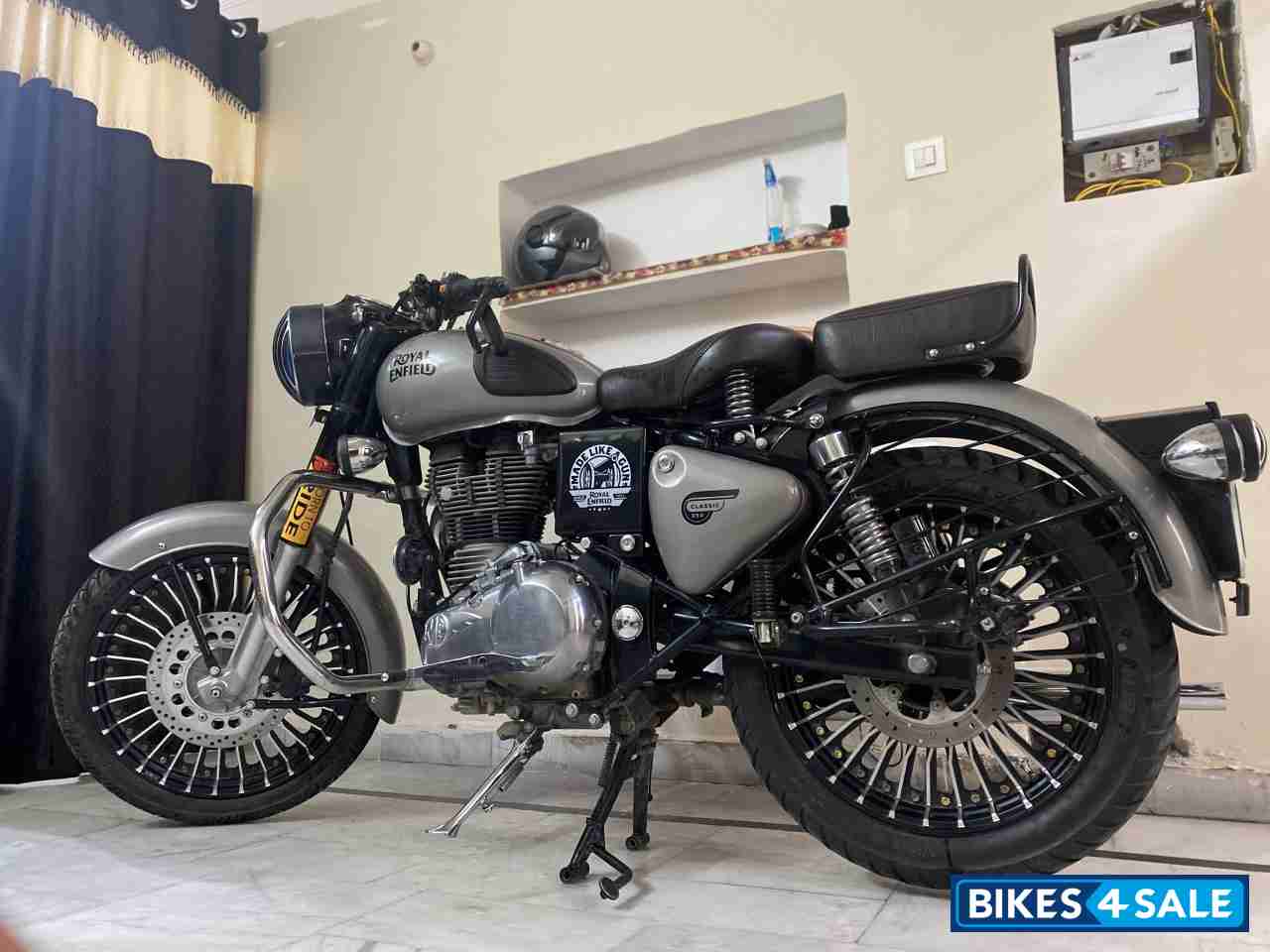 Gun Metal Grey Royal Enfield Classic Gunmetal Grey
