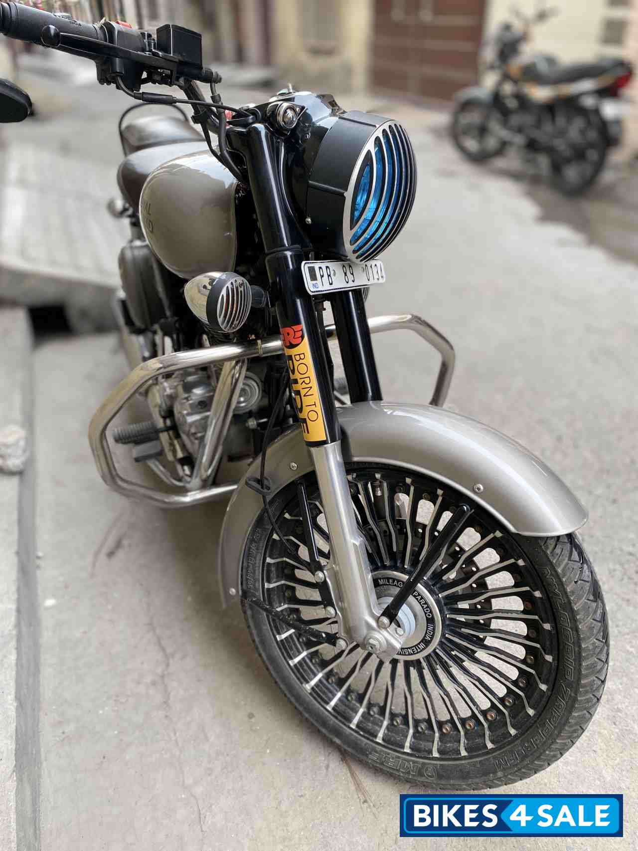 Gun Metal Grey Royal Enfield Classic Gunmetal Grey