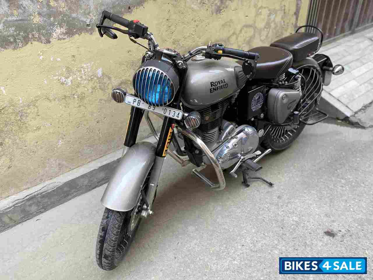 Gun Metal Grey Royal Enfield Classic Gunmetal Grey