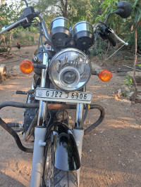 Black Royal Enfield Thunderbird 350