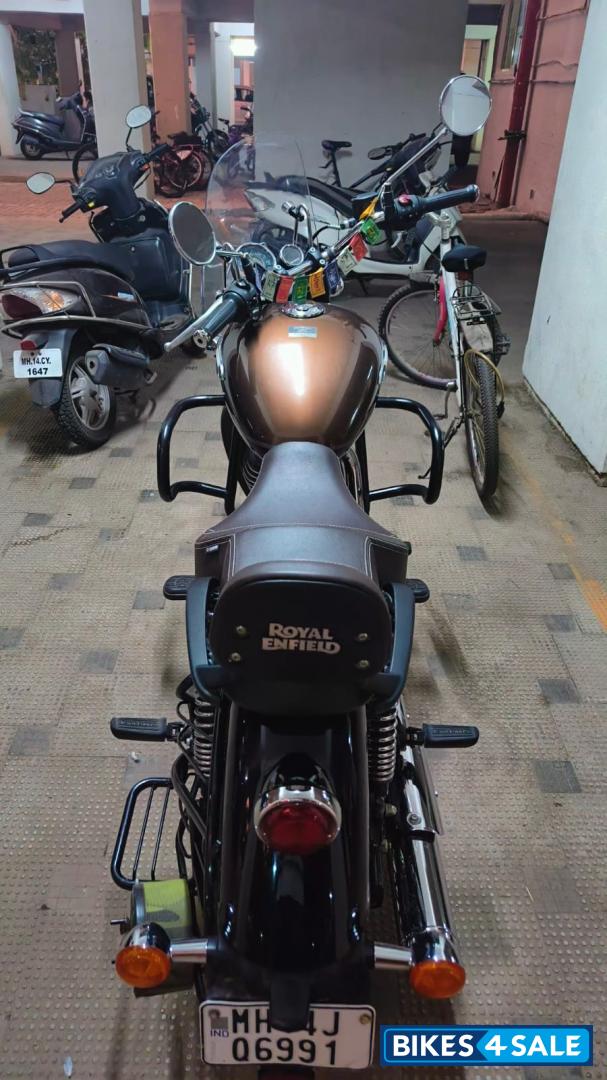 Brown & Black Royal Enfield Meteor 350 Supernova Brown & Black Royal Enfield Meteor 350 Supernova