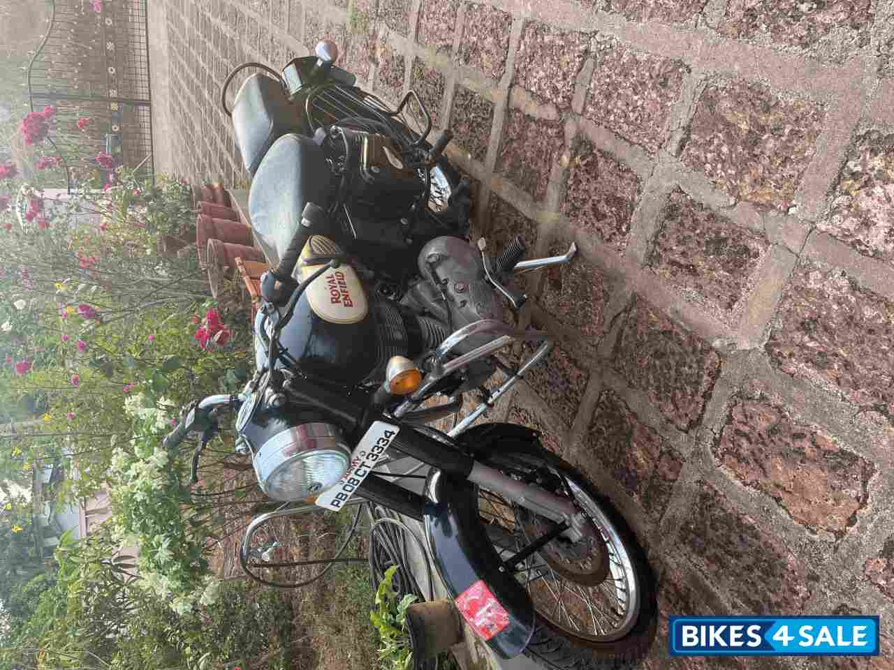 Black Royal Enfield Classic 350