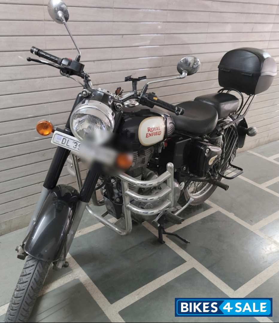 Black Royal Enfield Classic 350