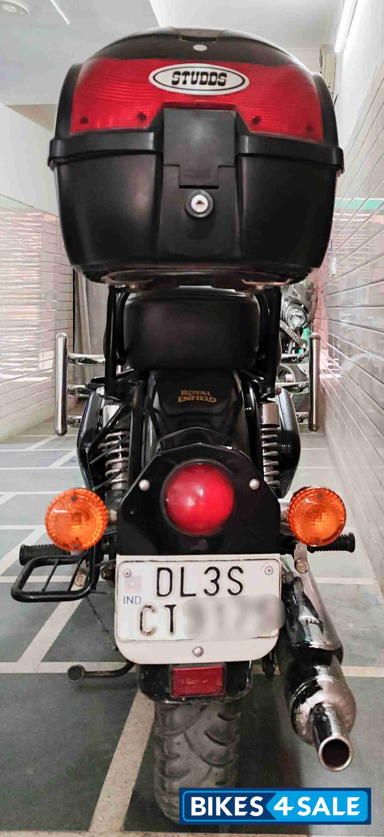 Black Royal Enfield Classic 350 Black Royal Enfield Classic 350