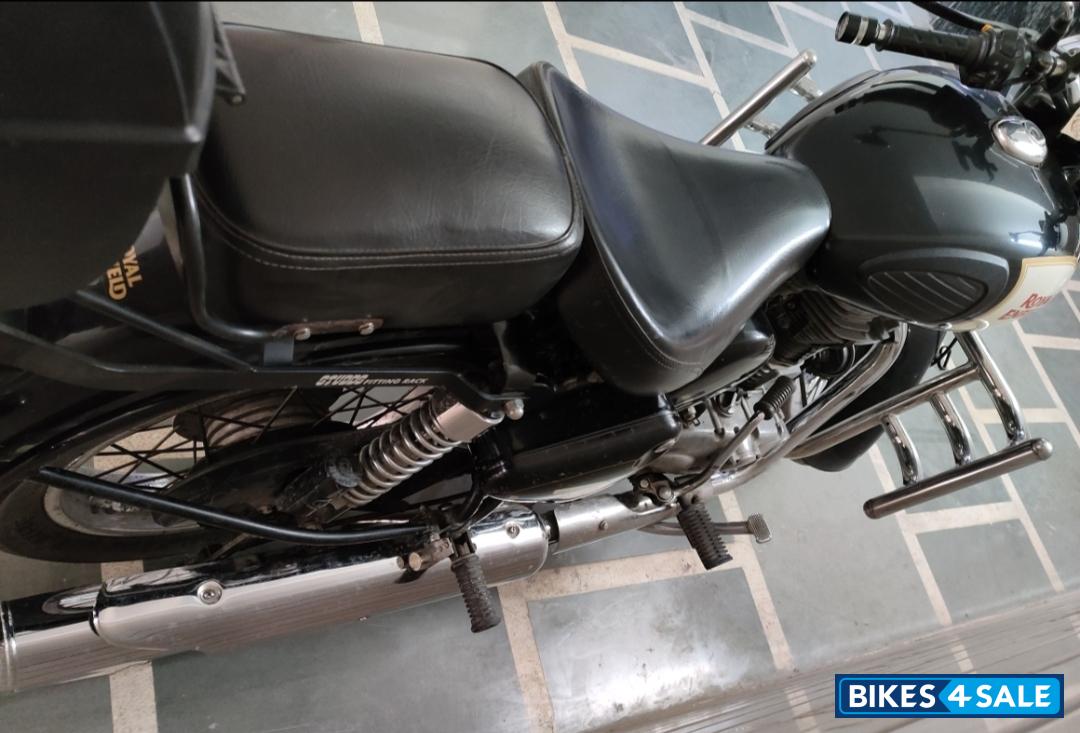 Black Royal Enfield Classic 350 Black Royal Enfield Classic 350