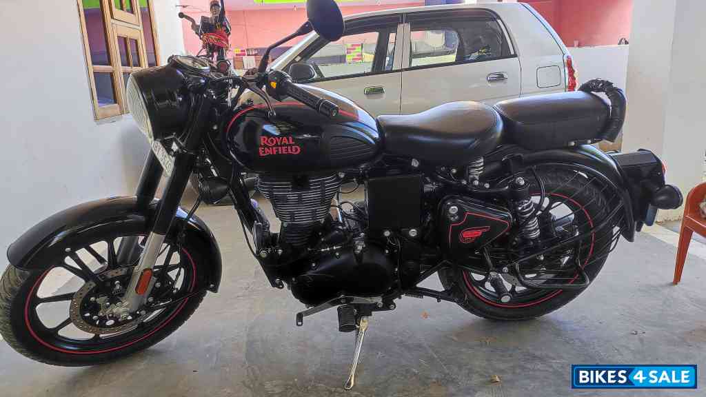 Stealth Mat Black Royal Enfield Classic Stealth Black