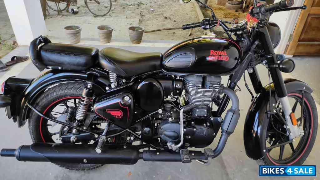 Stealth Mat Black Royal Enfield Classic Stealth Black