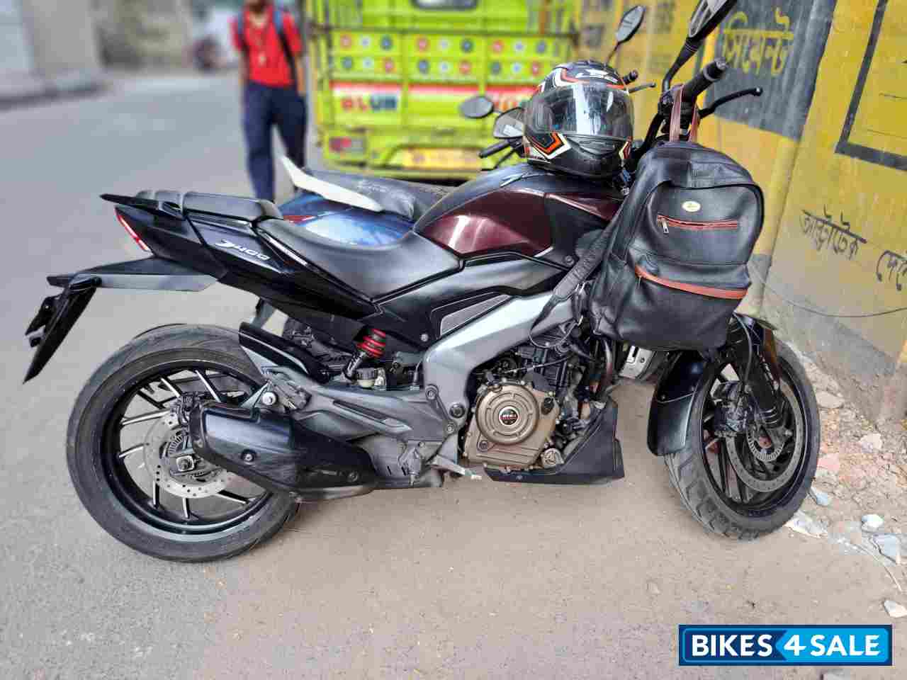 Midnight Plum Bajaj Dominar 400 ABS BS6